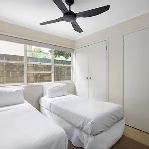 Holiday home Luxury & Poolside Bliss Near Noosa Heads