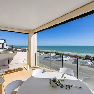Holiday home Henley Beachfront Luxury With Sauna Just 200m From Henley Square! Henley Beach South