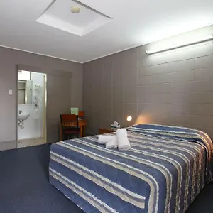 Motel Tandara, Sarina